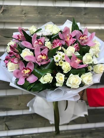 Букет цветов из: Розы и Хризантемы в Кузяево