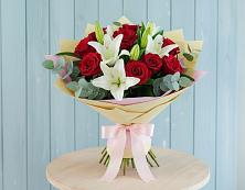 Букет цветов из:  Лилии и Розы в Кузяево