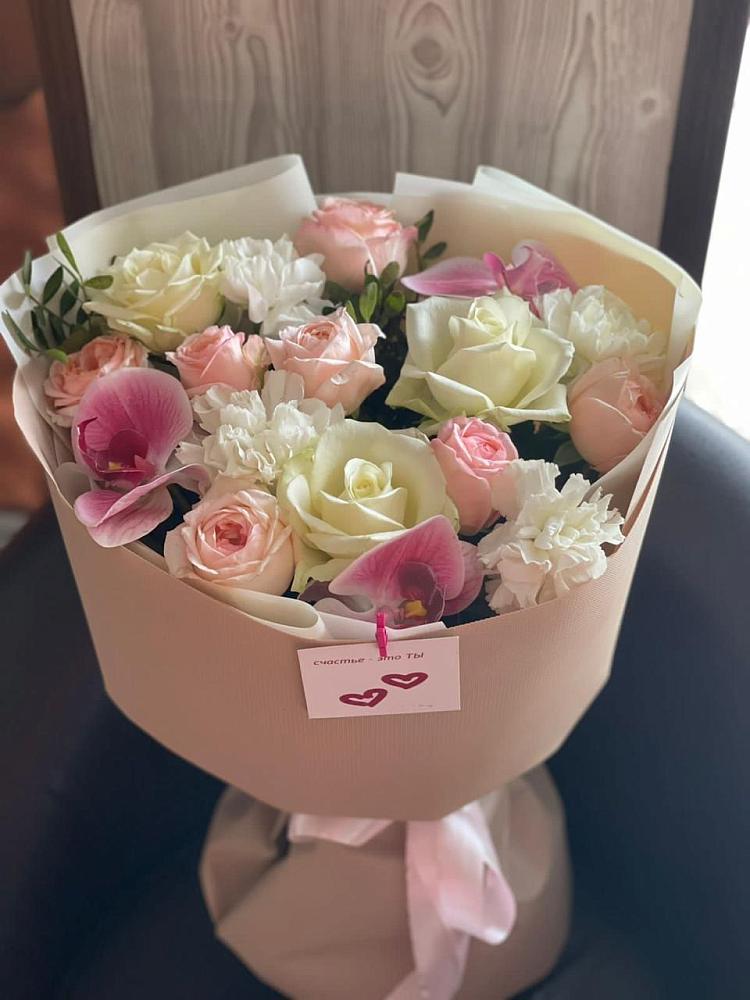 Букет цветов из: Орхидеи, Розы и Гвоздики в Кузяево