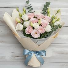 Букет цветов из:  Лизиантусы в Кузяево