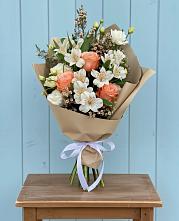 Букет цветов из:  Альстромерии, Лизиантусы, Розы и Хризантемы #REPLACE_PRED# Кузяево