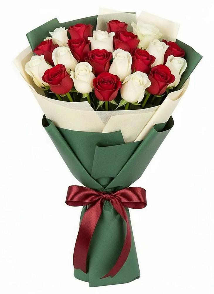 Букет Микс из красных и белых роз в Кузяево
