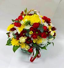 Цветочная композиция из Хризантемы и Розы в корзине в Кузяево