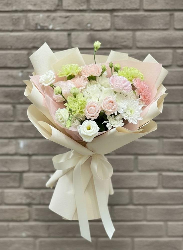 Букет цветов из: Гвоздики, Розы, Лизиантусы и Хризантемы в Кузяево