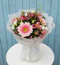 Букет цветов из:  Герберы, Альстромерии и Лизиантусы в Кузяево