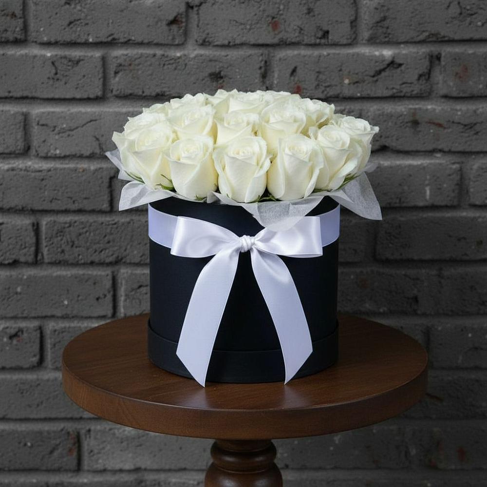 Цветочная композиция из Розы в шляпной коробке в Кузяево