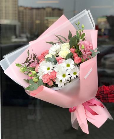 Букет цветов из: Розы, Лизиантусы и Хризантемы в Кузяево