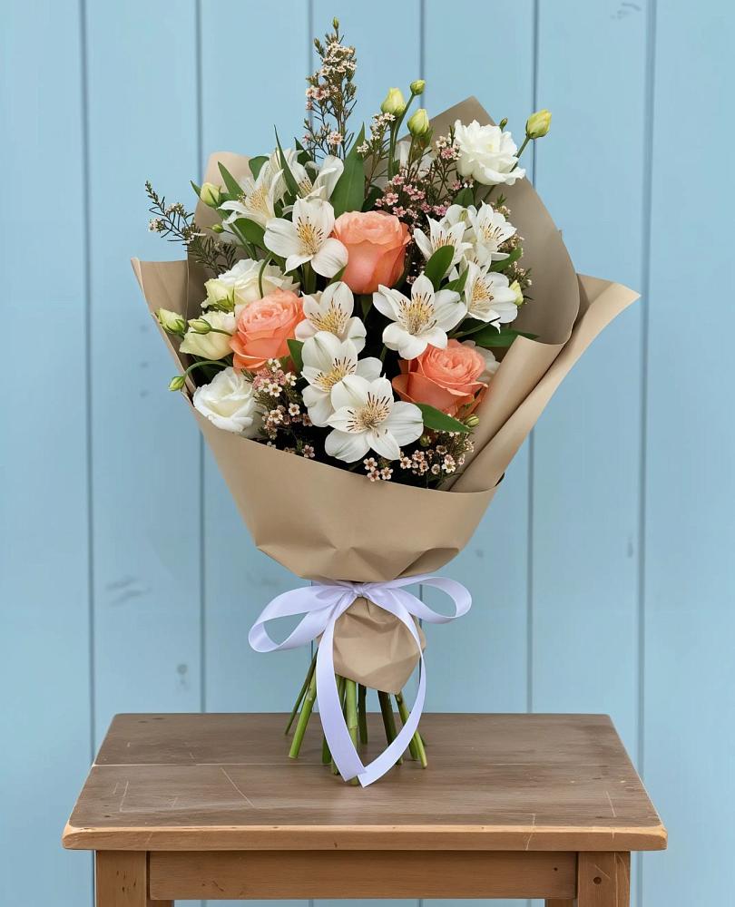 Букет цветов из: Альстромерии, Лизиантусы, Розы и Хризантемы в Кузяево